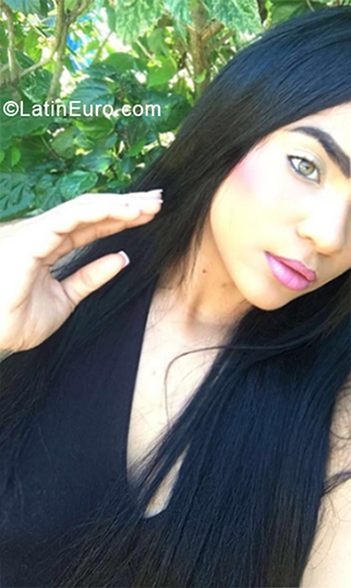 Date this cute Dominican Republic girl Naomy from Santo Domingo DO33104