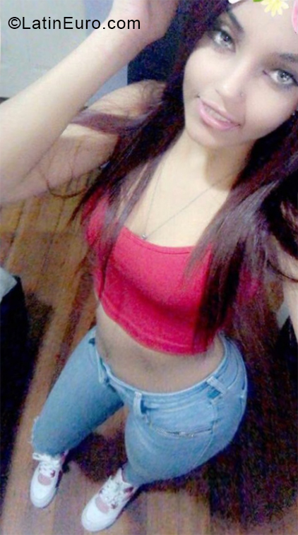 Date this attractive Dominican Republic girl Nathalie Gomez from Santo Domingo DO33118