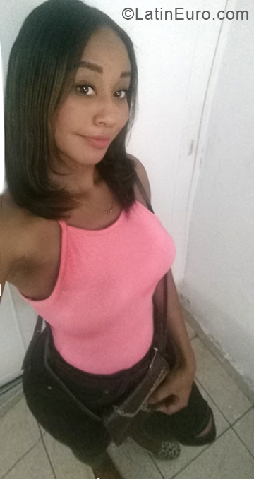 Date this fun Colombia girl Claudia from Cali CO24425