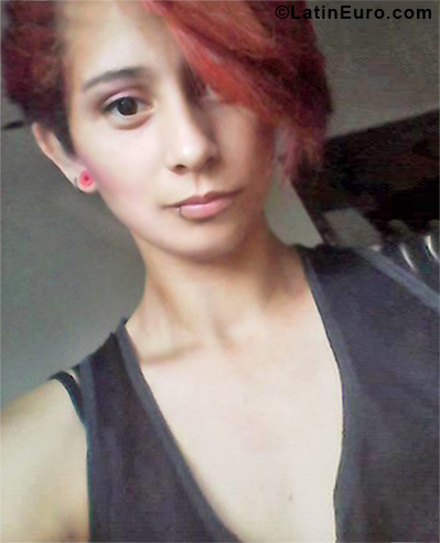 Date this sensual Venezuela girl Yenifer from Maraciabo VE1871