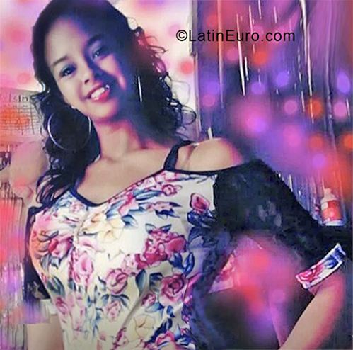 Date this georgeous Ecuador girl Estelia from Santo Domingo de los Colorados EC284