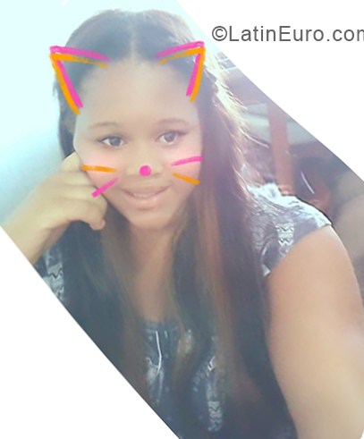 Date this hot Dominican Republic girl Kateryn from  DO33184