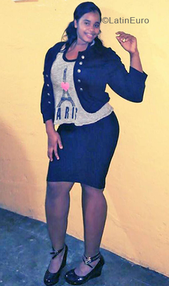 Date this passionate Dominican Republic girl Yarine from Santo Domingo DO33196