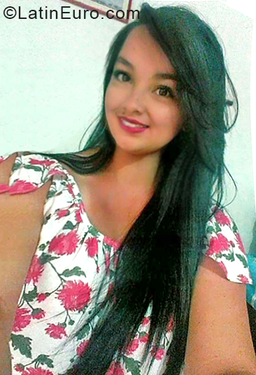 Date this happy Colombia girl Veronica from Medellin CO24411