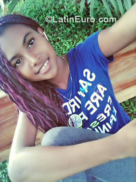 Date this cute Colombia girl Eva from Cali CO24412