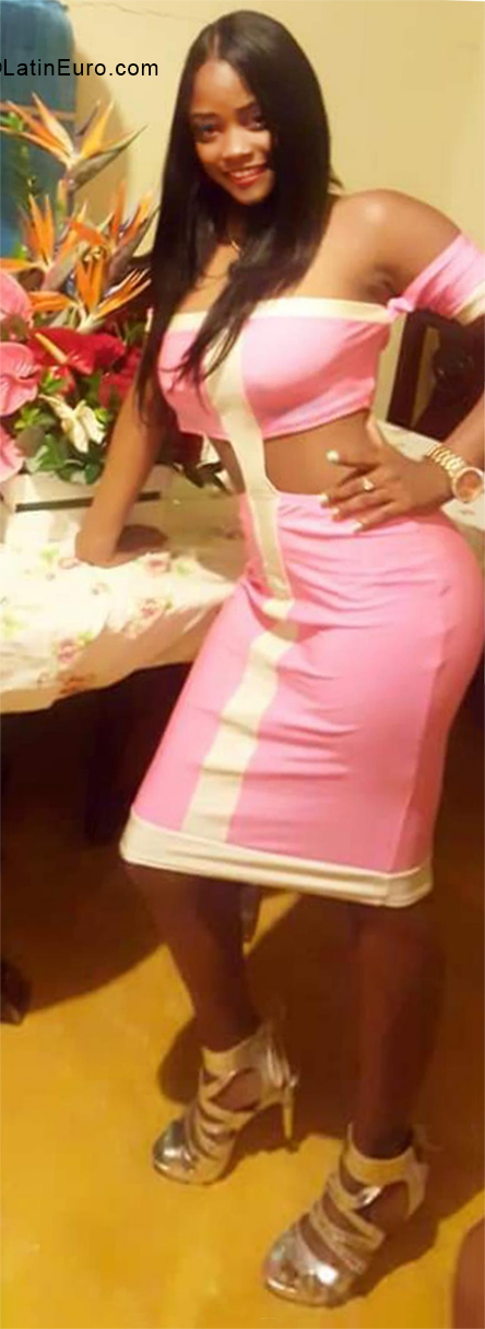 Date this passionate Dominican Republic girl Yesmilyin from Puerto Plata DO33211