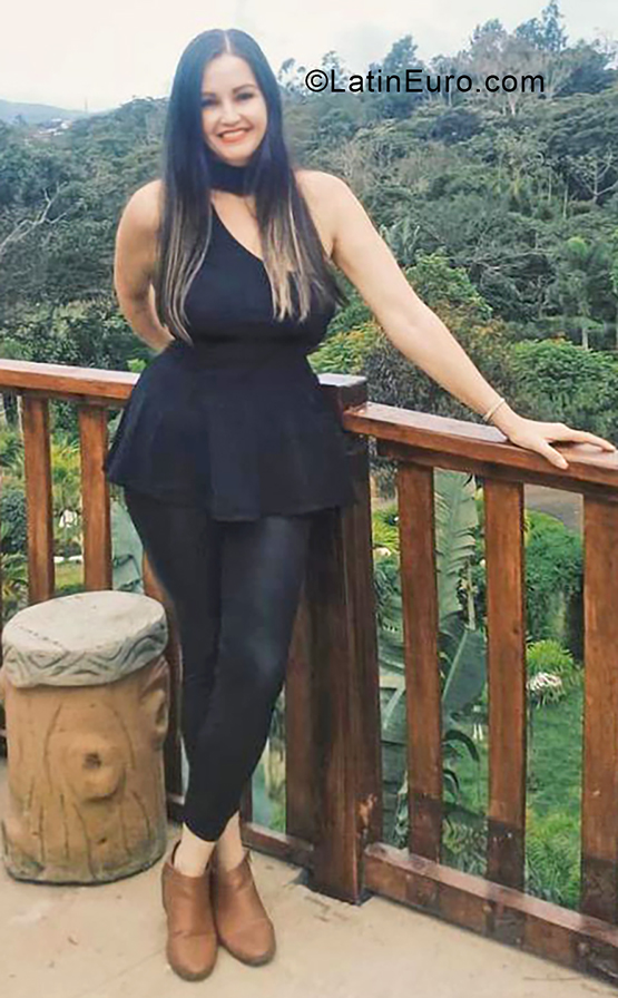 Date this happy Costa Rica girl Maria from San Jose CR363