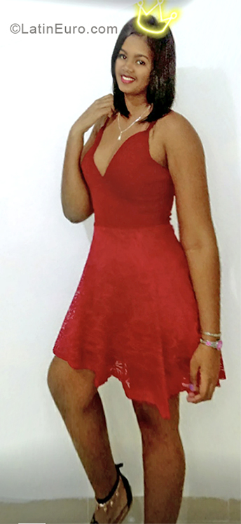 Date this good-looking Dominican Republic girl Michelle from Santo Domingo DO33299