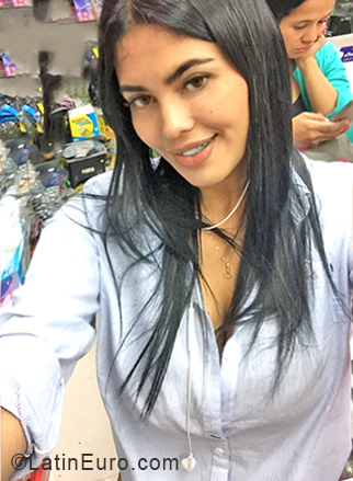 Date this fun Colombia girl Kelly from Barranquilla CO24516