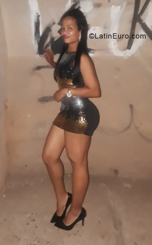 Date this tall Dominican Republic girl Lucia from Puerto Plata DO33380