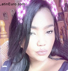 Date this nice looking Dominican Republic girl Laura from Santo Domingo DO33408