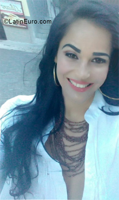 Date this nice looking Dominican Republic girl Marlin from Santiago DO33453