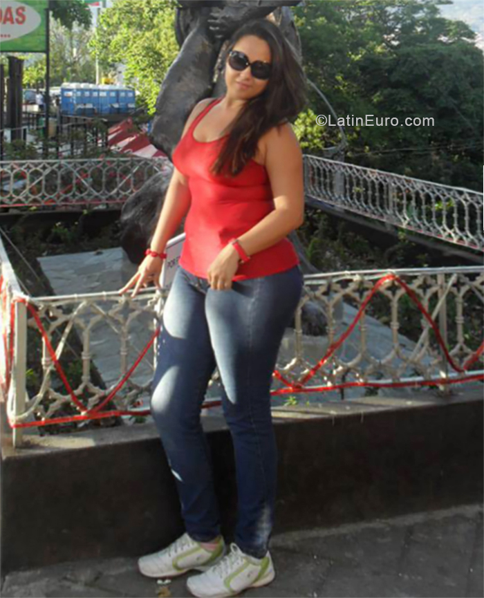 Date this delightful Colombia girl Alejandra from Pereira CO24609