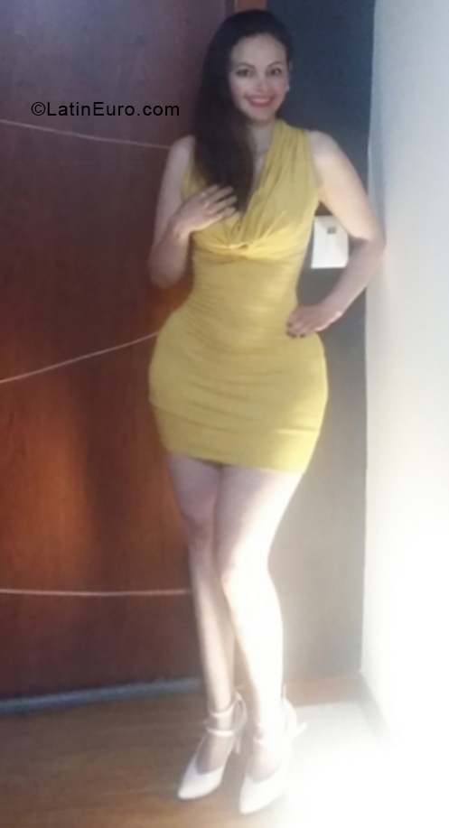 Date this athletic Colombia girl Delfina from Cartagena CO24616