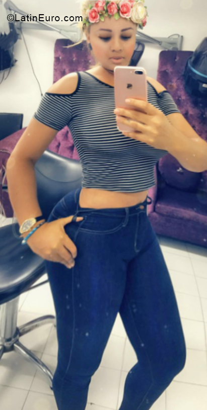 Date this attractive Dominican Republic girl Marlenny from Santo Domingo DO33553