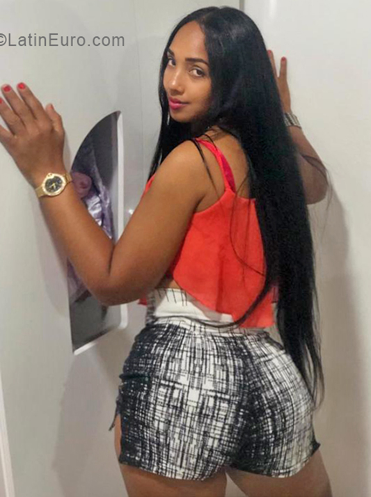 Date this gorgeous Dominican Republic girl Deyaniry from Santiago DO33565