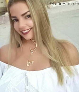 Date this happy Colombia girl Elba from Santa Marta CO24724