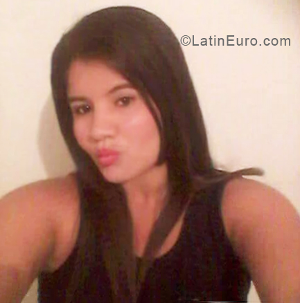 Date this sultry Venezuela girl Mislanyis from Maracaibo VE2058