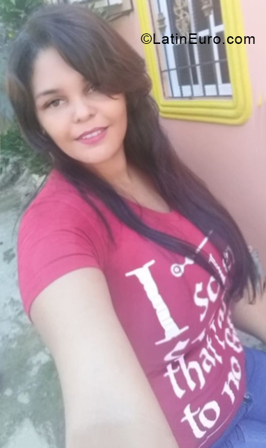 Date this foxy Dominican Republic girl Yesenia from Puerto Plata DO33681