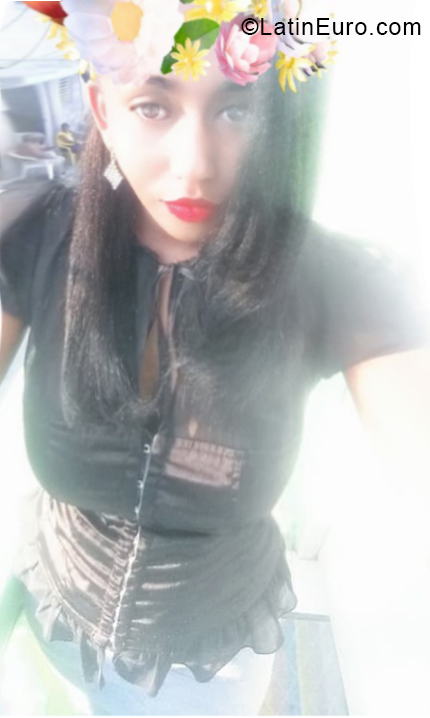 Date this voluptuous Dominican Republic girl Sofia from Santo Domingo DO33726