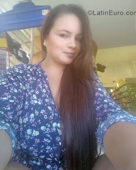 Date this foxy Colombia girl Diana89 from Ibague CO24752