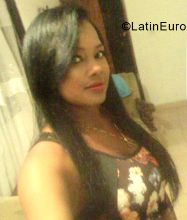 Date this good-looking Dominican Republic girl Ana from Santo Domingo DO33781