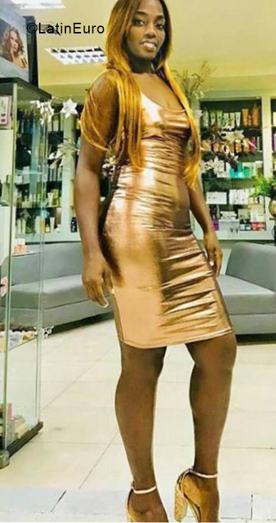 Date this fun Dominican Republic girl Vivi from Santo Domingo DO33807