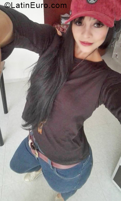 Date this stunning Colombia girl Lady from Bogota CO24793