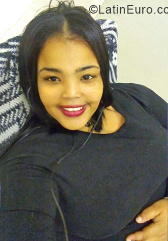 Date this hot Dominican Republic girl Elizabeth from Santo Domingo DO33889