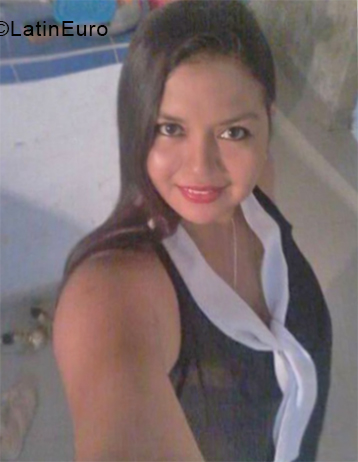 Date this good-looking Colombia girl Erika from Cartagena CO24828