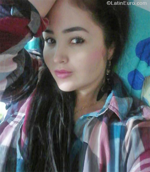 Date this hot Colombia girl Yamile from Medellín CO28194