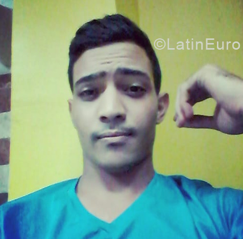 Date this exotic Venezuela man Alex from Caracas VE2126