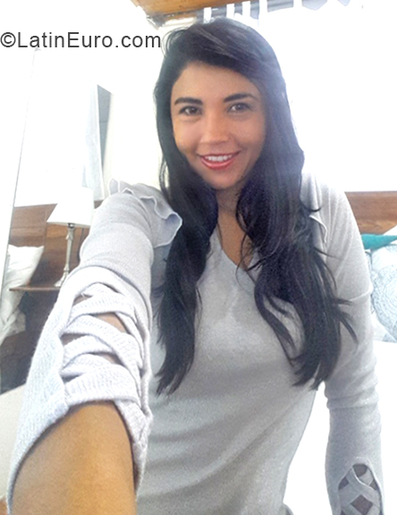 Date this delightful Colombia girl Astrid from Bogota CO31554
