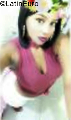 Date this happy Dominican Republic girl Shana from Santo Domingo DO33975