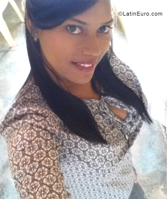 Date this delightful Dominican Republic girl Clara from Santo Domingo DO33983