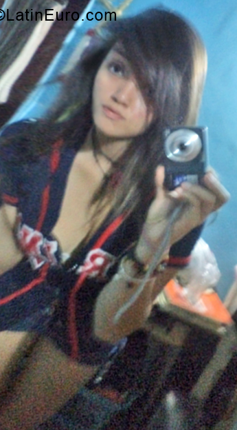 Date this charming Venezuela girl Marivi from Caracas VE2137