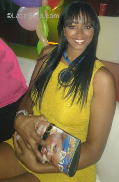 Date this stunning Colombia girl Yenny from Cali CO24902