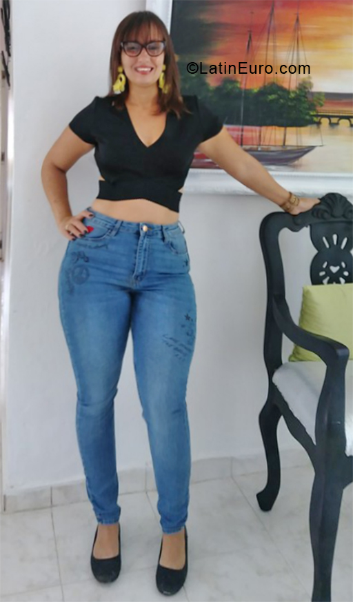 Date this sultry Dominican Republic girl Maria from Santo Domingo DO34052