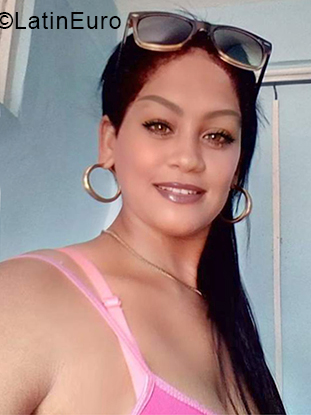 Date this hot Cuba girl Leonor from Guantanamo CU484