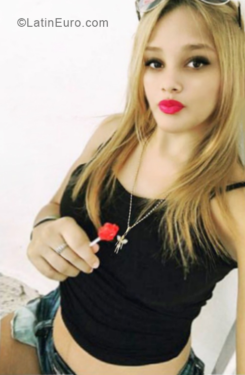 Date this young Dominican Republic girl Marlin from Santo Domingo DO34085