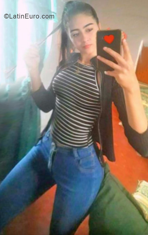 Date this charming Venezuela girl ORIANGELA from Anaco VE2154