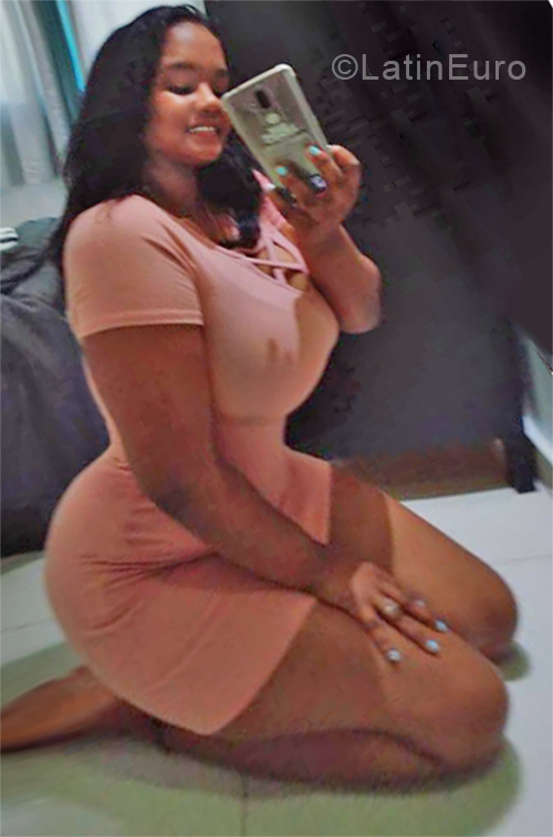 Date this lovely Dominican Republic girl Ashley from Santo Domingo DO34142