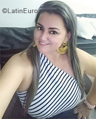 Date this good-looking Colombia girl FERNANDA from Neiva CO25015