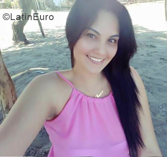 Date this georgeous Colombia girl Moni from Sincelejo CO25018