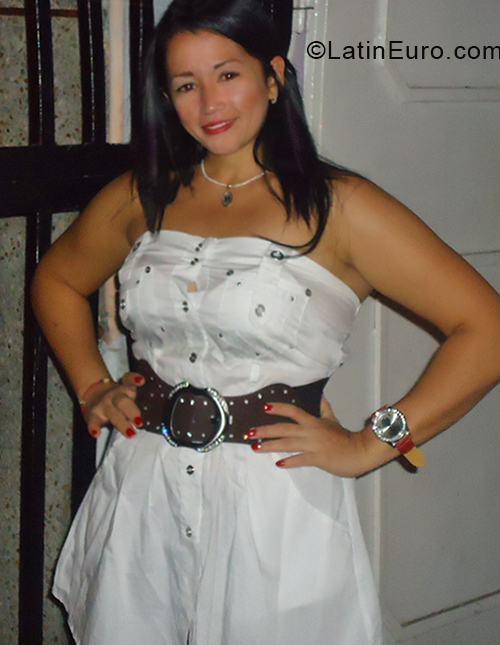 Date this funny Venezuela girl Madelayne from Caracas VE2194