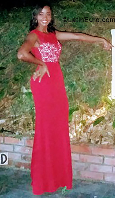 Date this foxy Colombia girl Ligia from Medellin CO25119