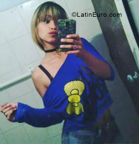 Date this foxy Colombia girl Nicol from Medellin CO25124