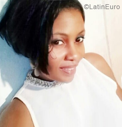 Date this hot Dominican Republic girl Santa from Santo Domingo DO34358