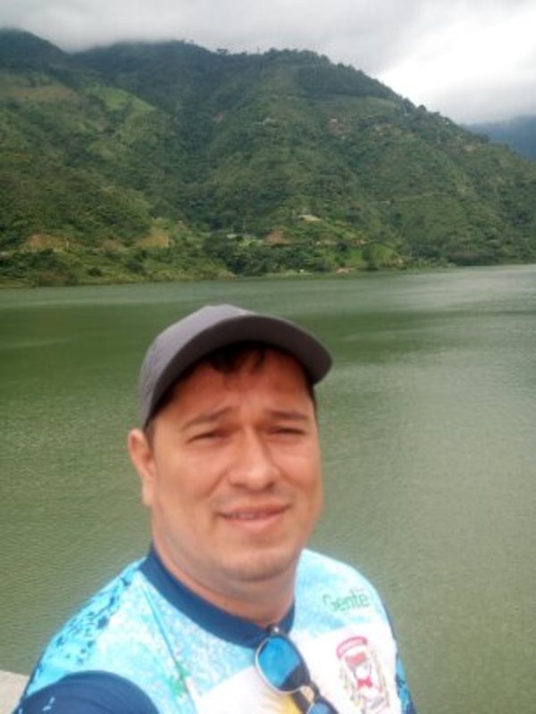 Date this voluptuous Colombia man Alex from Bucaramanga CO25146