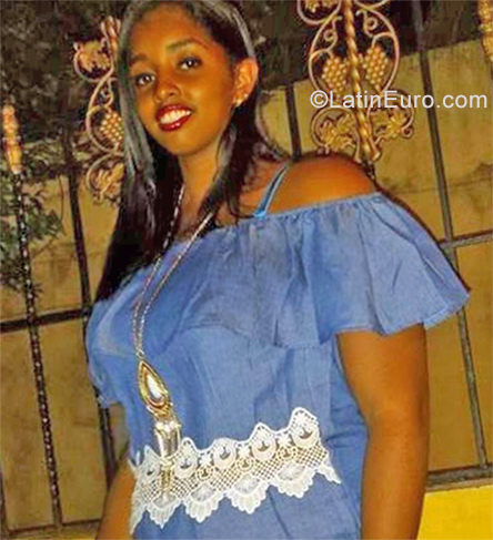 Date this georgeous Dominican Republic girl Mariel from La Vega DO34401